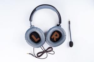 Наушники JBL Проводная игровая гарнитура с накладными наушниками и съемным микрофоном Quantum 100